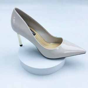 high-heeled shoes