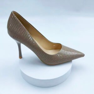 high-heeled shoes