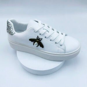 Sports shoes