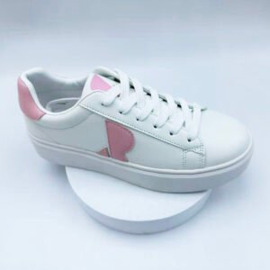 Sports shoes