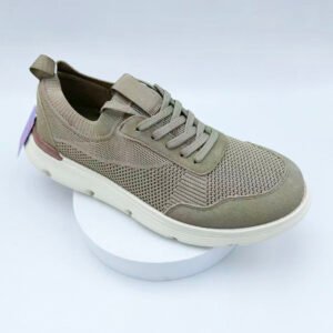 Sports shoes