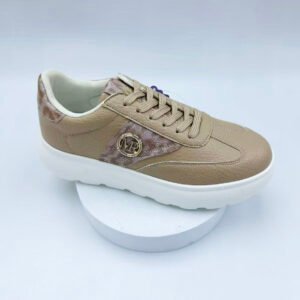 Sports shoes