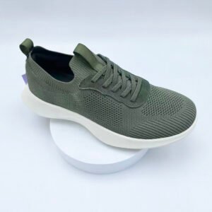 Sports shoes