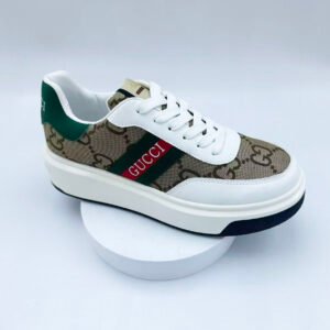Sports shoes