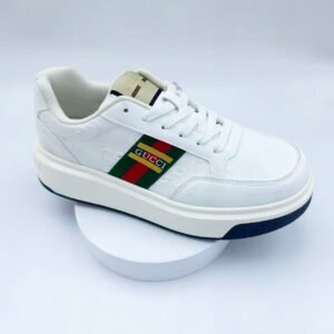 Sports shoes