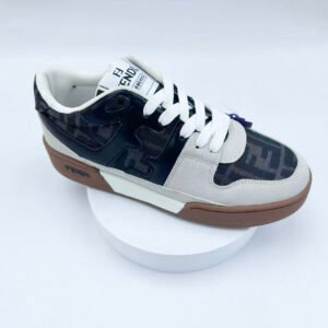 Sports shoes