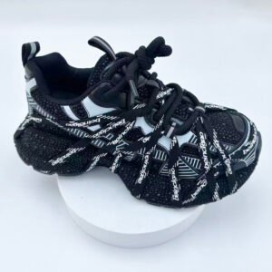 Sports shoes