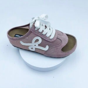 Sports shoes