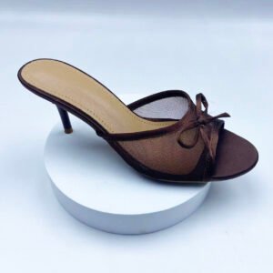 High-heeled shoes