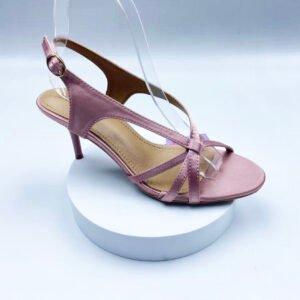 High-heeled shoes