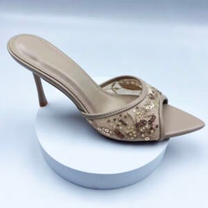 High-heeled shoes